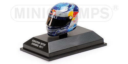 photo n°1 : Casque RED BULL VETTEL 2011