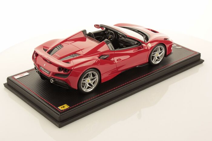 Miniature FERRARI F8 Spider Rosso MR Collection Models Echelle 1/18e