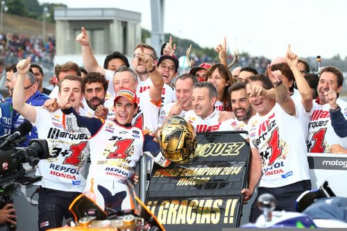 photo n°5 : Coffret Champion du Monde Marc MARQUEZ 2014