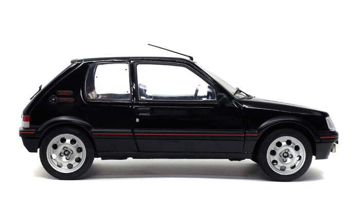 photo n°4 : PEUGEOT 205 GTI Noir